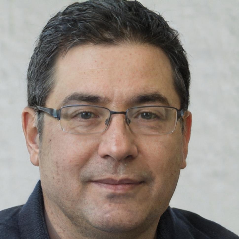 Portrait de professionnel utilisant la modélisation financière